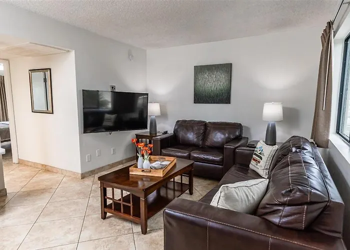 122 Fully Furnished 1br Suite-prime Location